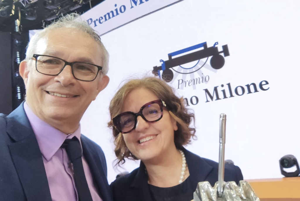 il presidente dell?ucsi Varagona con Rosa Maria Serrao alla cerimonia per il premio Massimo Milone