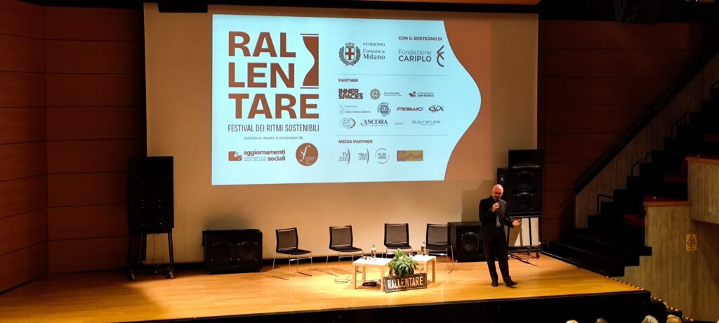 Padre Riggio sul palco di 'Rallentare'