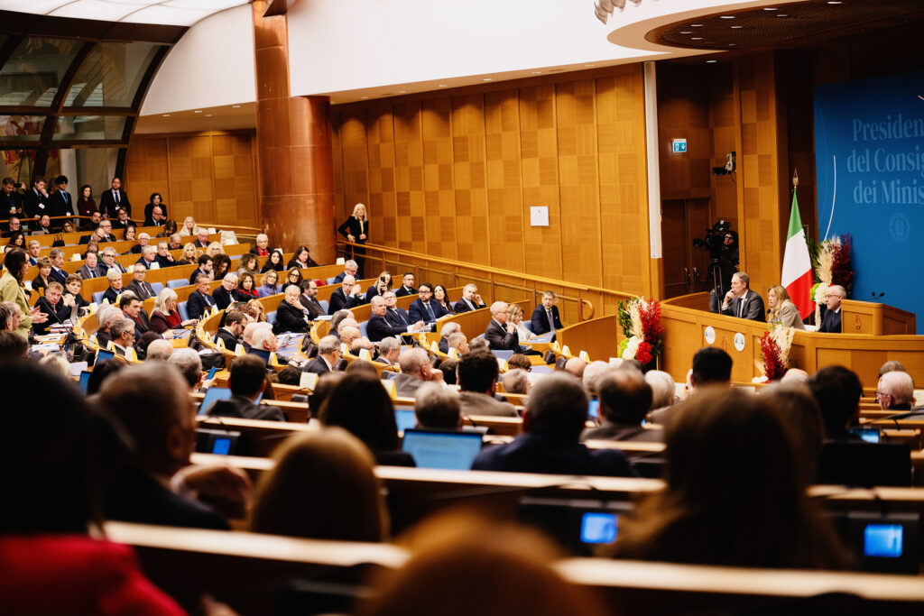 Giorgia Meloni esalta la libertà di stampa